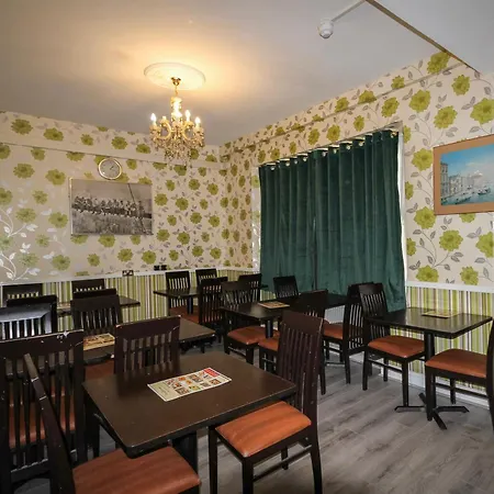 Hyde Park Court Hotel-2