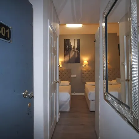Hyde Park Court Hotel-3